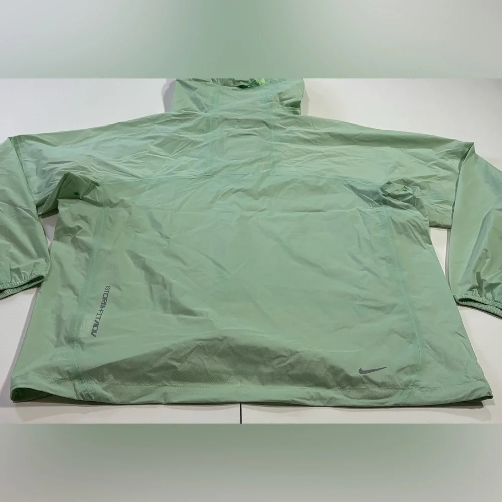 Size S Small Nike ACG 